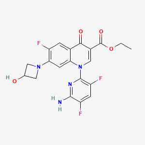 ethyl 1-(6-amino-3,5-difluoro-2-pyridinyl)-6-fluoro-7-(3-hydroxyazetidin-1-yl)-4-oxoquinoline-3-carboxylate CAS 1788043-98-0