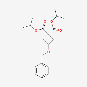 dipropan-2-yl 3-phenylmethoxycyclobutane-1,1-dicarboxylate CAS 869109-30-8